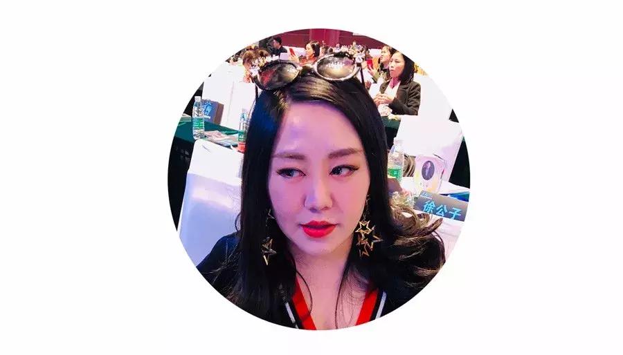 揭秘微商三个月买豪车半年住豪宅,揭秘微商月入十万真相