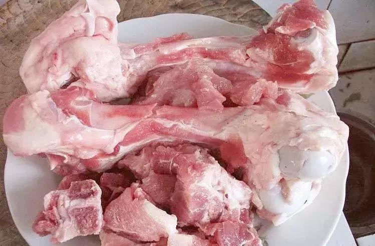 大骨头炖好后需要捞出来吗,大骨头炖好啦泡在汤里还是捞出来