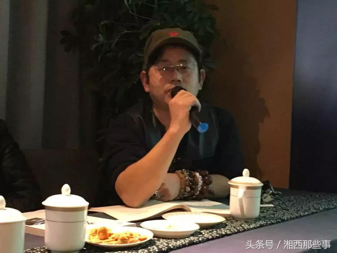 35岁，不想虚度人生，骑摩托车穿越青藏高原，写三本书还多次获奖