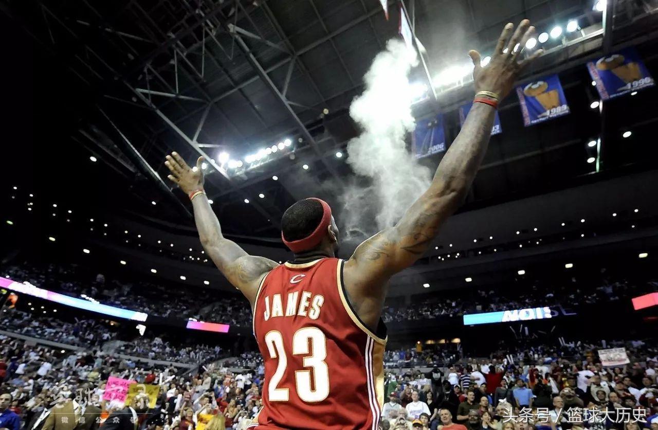 詹姆斯又创圣诞大战里程碑,詹姆斯回忆往昔峥嵘岁月