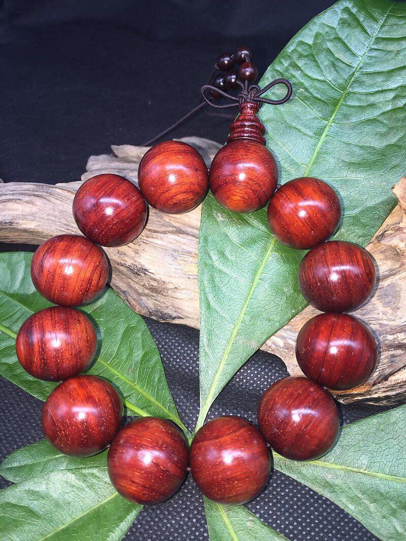 小叶紫檀的牛毛纹棕眼多怎么处理,为什么我的小叶紫檀会掉色