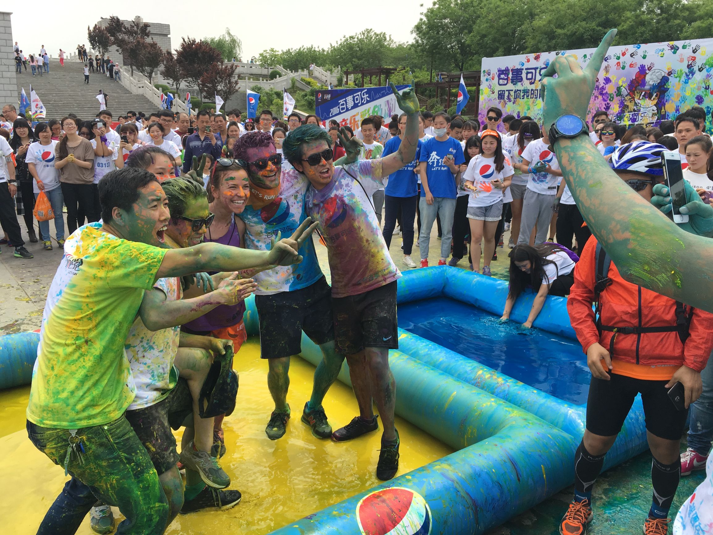 百事可乐西安不夜城活动,百事可乐西安唱歌