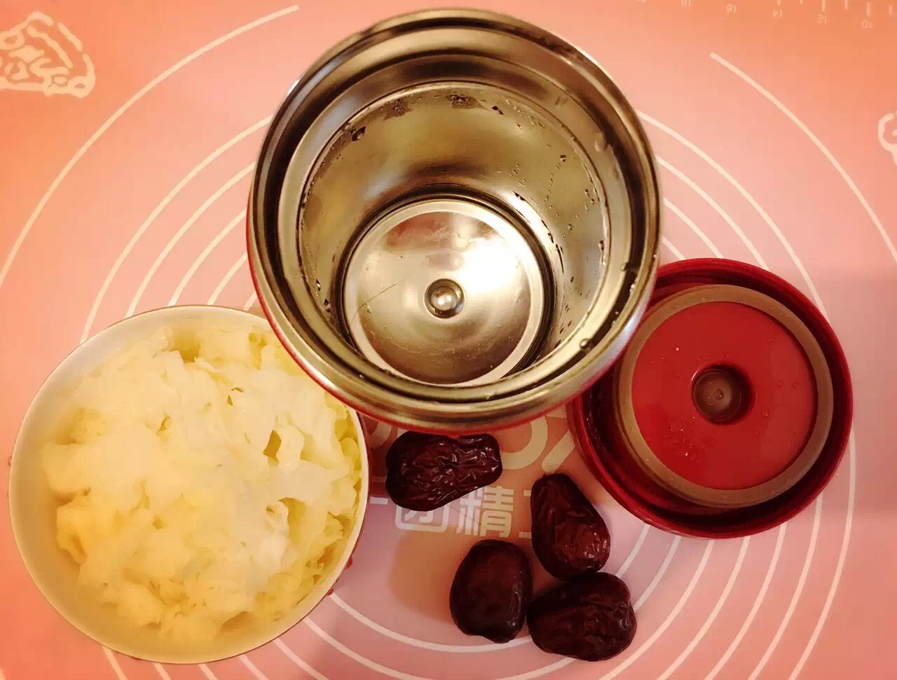 银耳红枣汤之焖烧罐做法