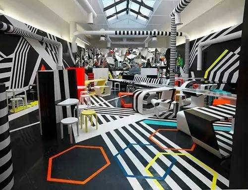 当Gucci等时尚大牌跨界玩起艺术，你买过的老款落灰了没？