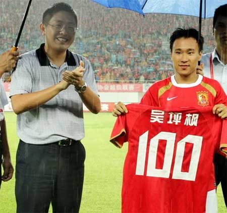 他外号“矮脚虎”，技术鲜明，代表广州队出场过百！