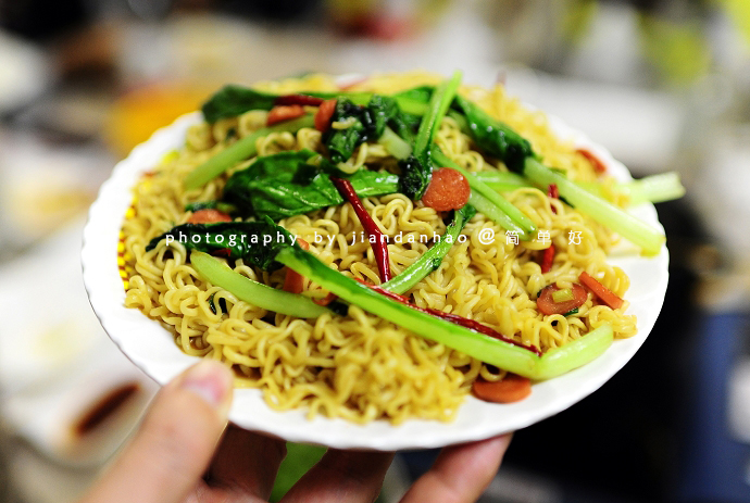 抚顺最好的麻辣拌串,抚顺风靡特色小吃麻辣拌