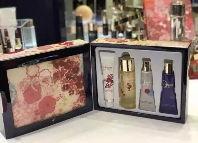 一夜之间，杭州姑娘账上突然多了一大笔资金！背后牵出惊人秘密……