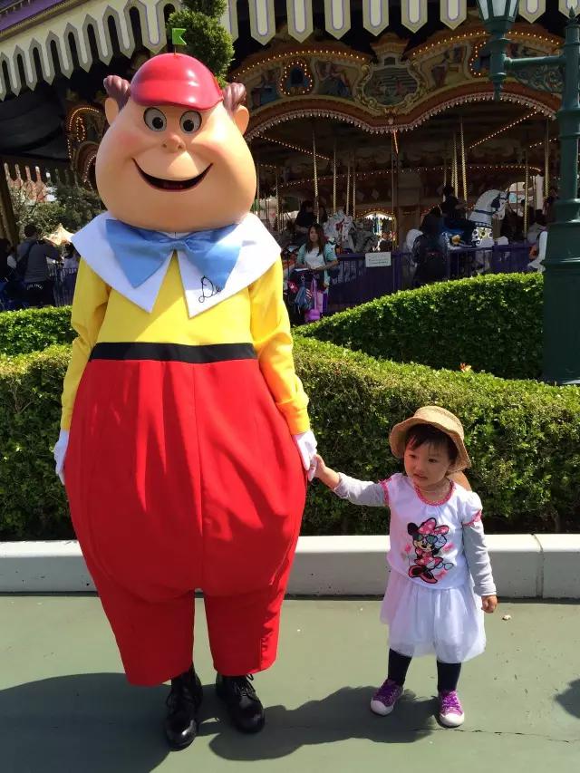 曼莉专栏｜葡萄*妞小**随妈游日本