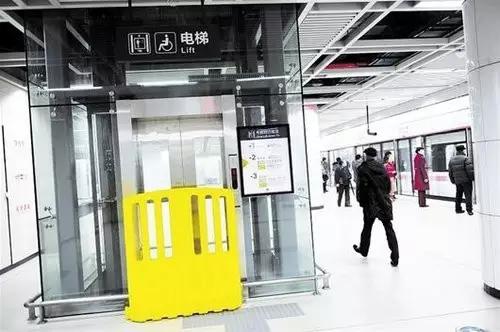 日本麻麻是这样带baby出门的...中国宝妈太羡慕！