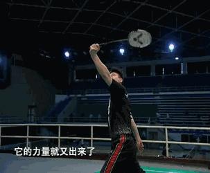 羽毛球反手发高远球的技巧,羽毛球新手反手高远球训练的方法