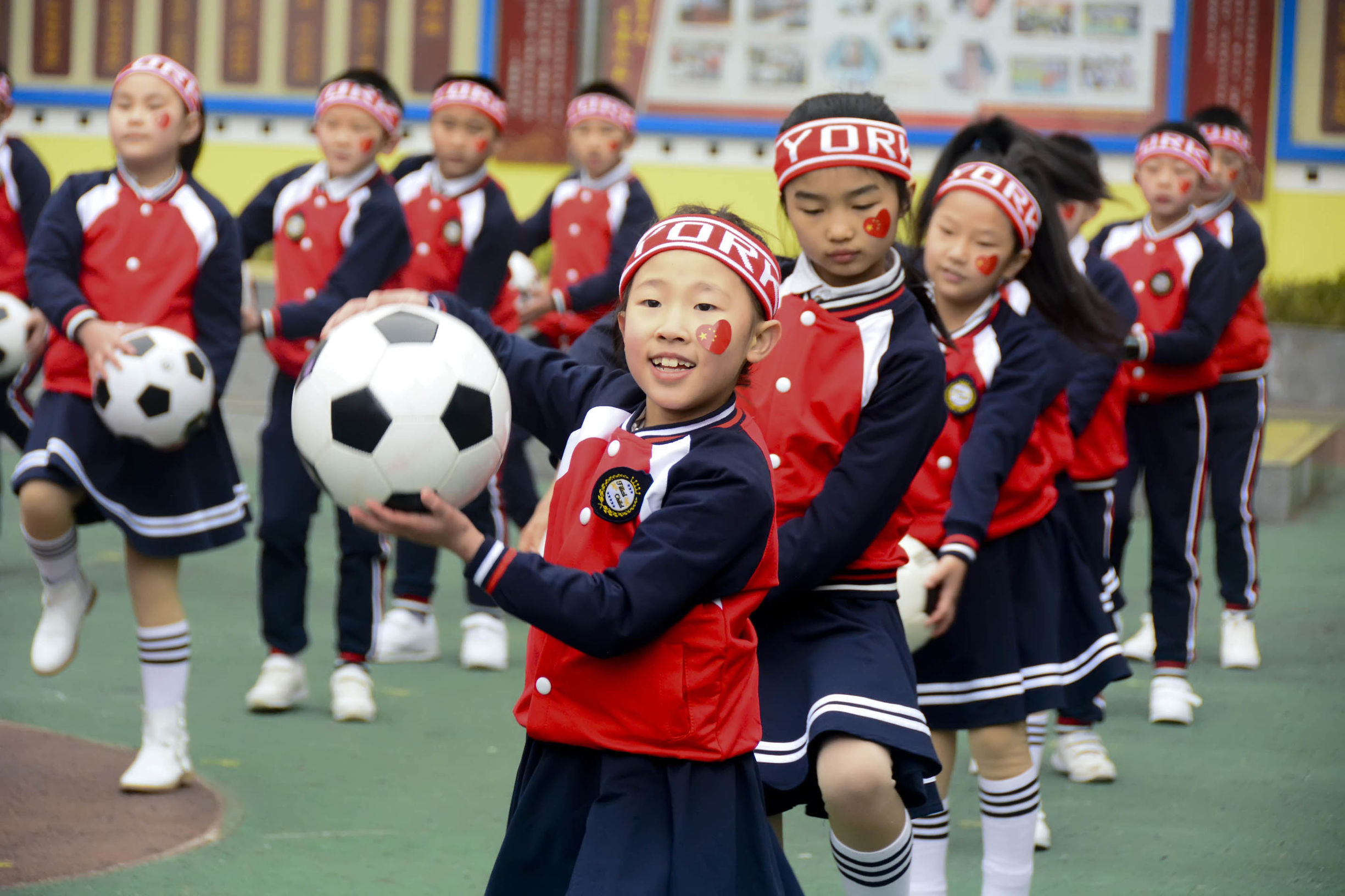 三小校运会啦啦操,巴中市巴州区三小足球操