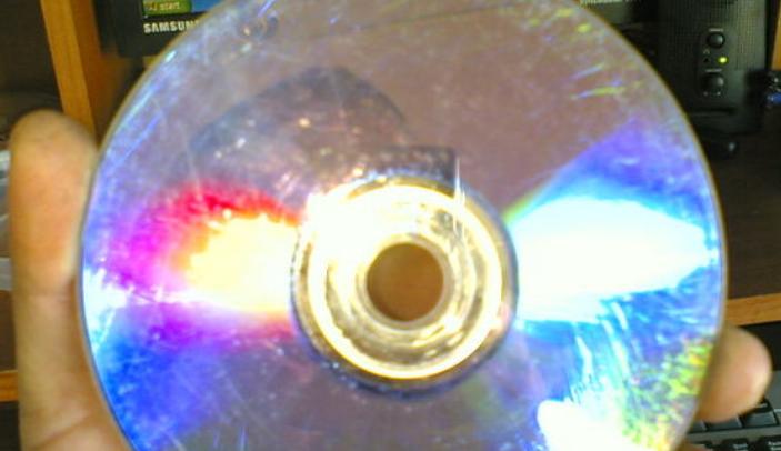 生活百科：四种居家小技巧，手上沾了万能胶可用汽油擦拭