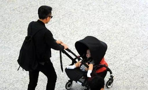 旅游坐飞机流程,旅游时坐长途飞机注意事项及攻略