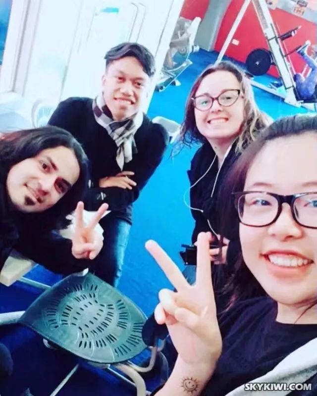 华裔女学生在美国发生交通事故,中国留学生新西兰车祸遇难