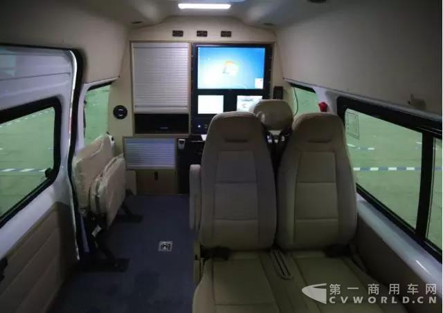 新型信号侦测警车,摄像头识别警车