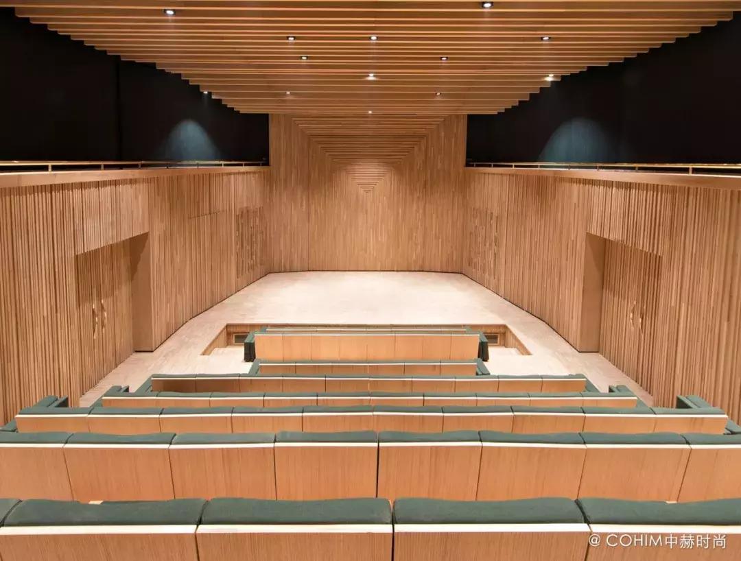 ysl设计手绘,看ysl的设计灵感如何应用在空间中