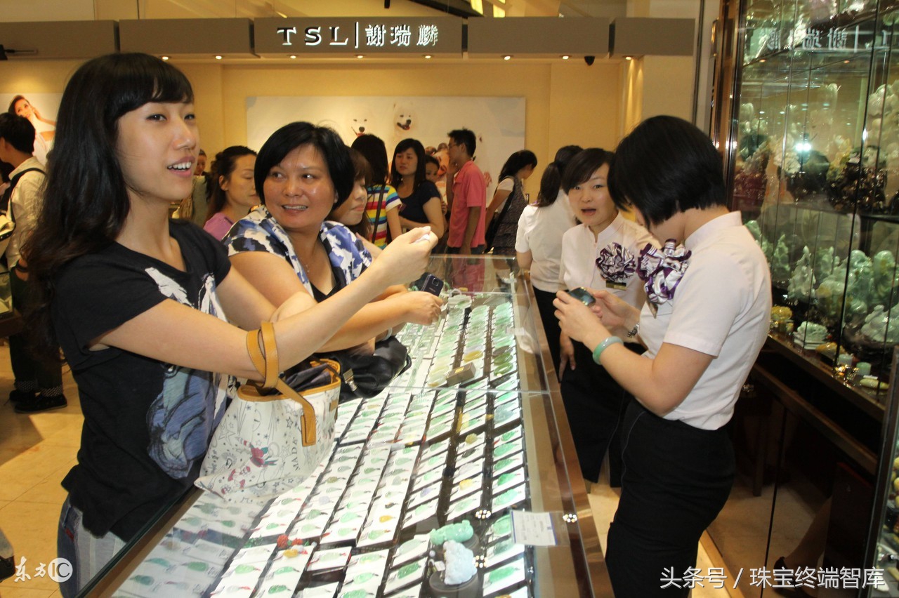 怎样度过珠宝店的“痛经期”