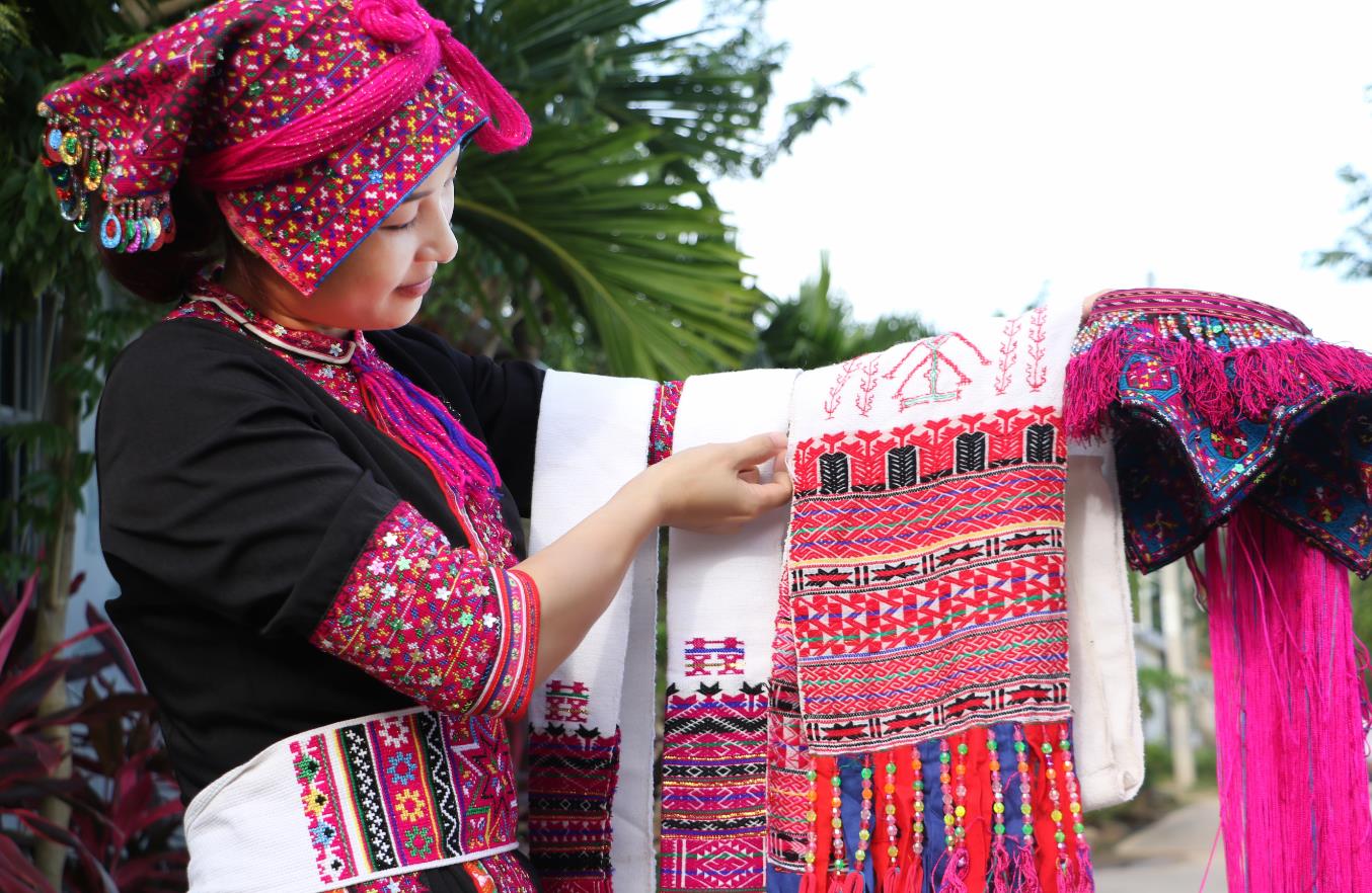 走进育才|被称为“三亚之肺”森林面积覆盖率高达69.53%有五脚猪等美食浓郁黎苗风情