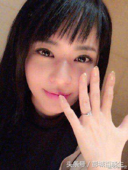 听说了没有?苍井空苍老师结婚了,上千男生集体失恋,老公是谁?