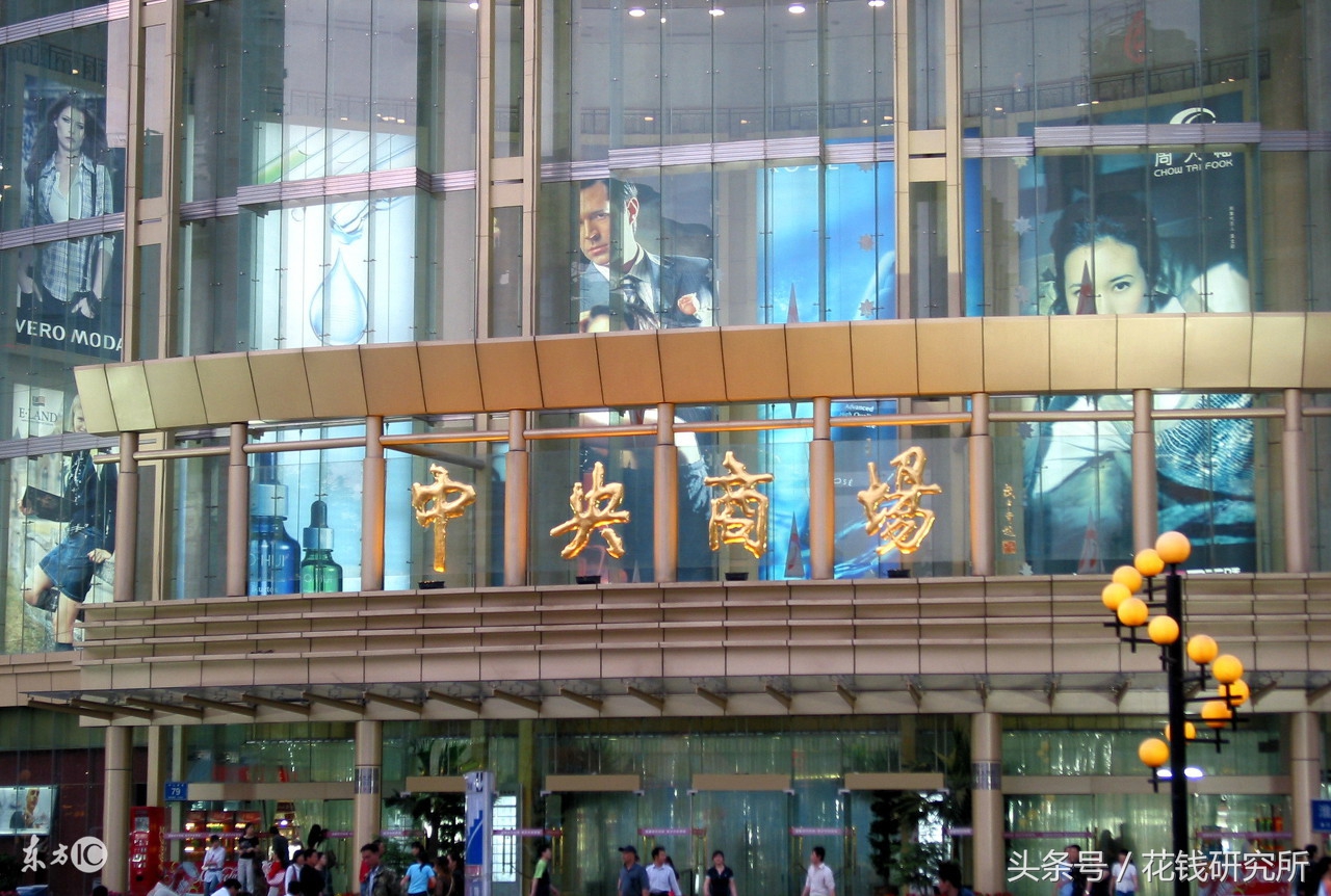 国产女装怎么那么贵,国产女装多少钱一套