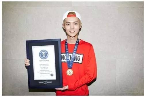 鹿晗20岁生日,鹿晗24岁生日