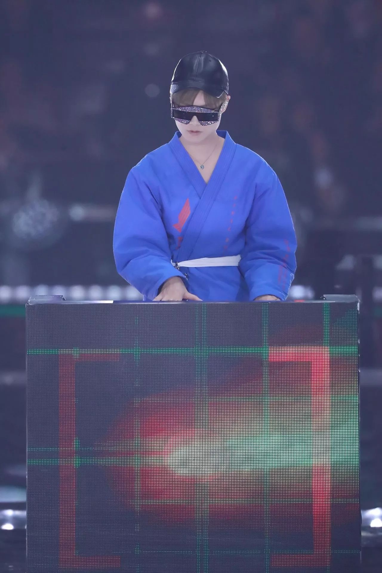 2022李宇春跨年压轴登场视频,跨年零点压轴李宇春