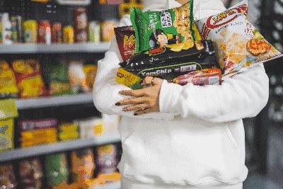 昆明人,让马爸爸都眼红的千亿市场袭来!1元带你吃遍爆款零食!