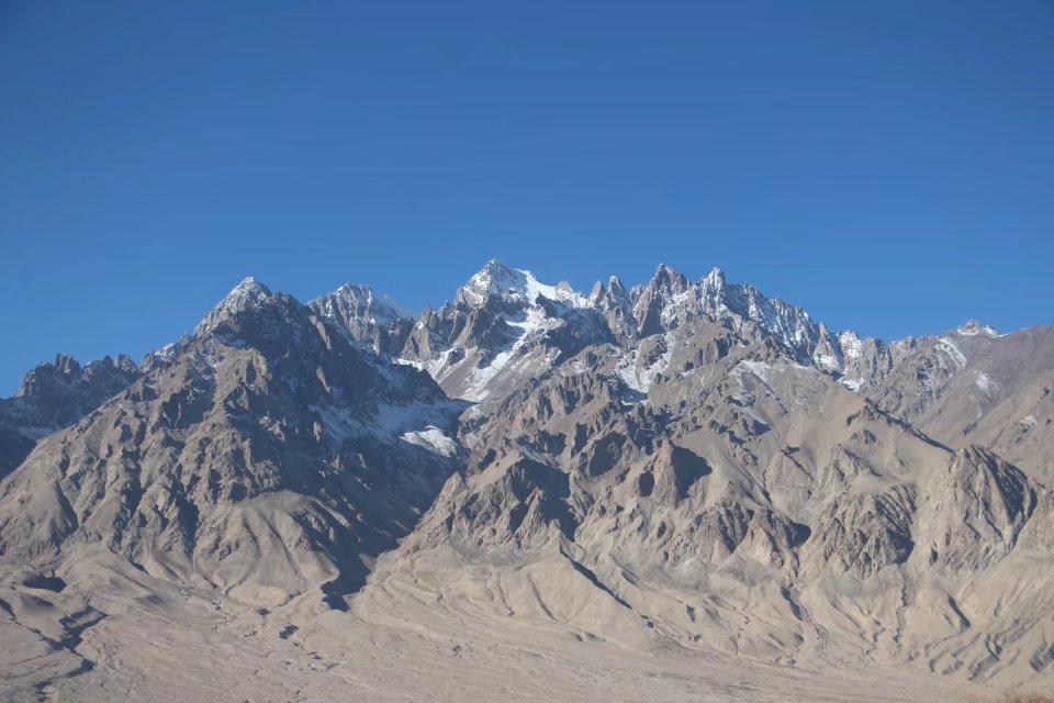 探秘帕米尔高原塔吉克族,帕米尔高原上的塔吉克族族人