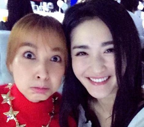 谢娜晒与李维嘉陈乔恩合照,谢娜晒与吴昕亲密合影