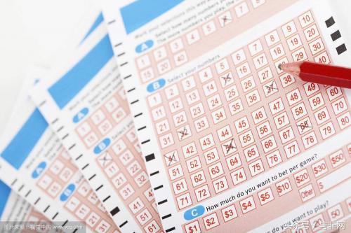 美国彩民中37亿,美国彩票中36亿巨奖