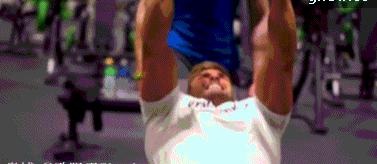 胸肌训练如何收紧胸肌,胸肌大训练方法健身房