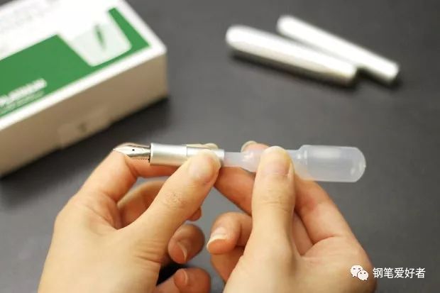 钢笔如何保养的全过程,清洗钢笔时应该避免哪些常见错误