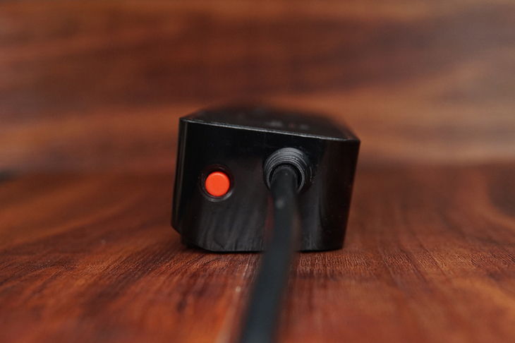 冬季电压不稳真的伤不起抗电涌插座守护电器安全