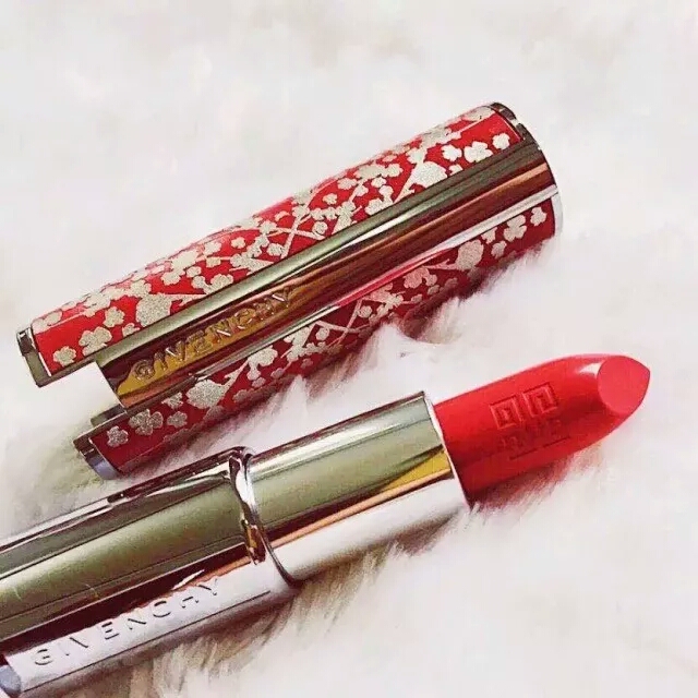 纪梵希新年特别系列女装,纪梵希新年限定2021的质感