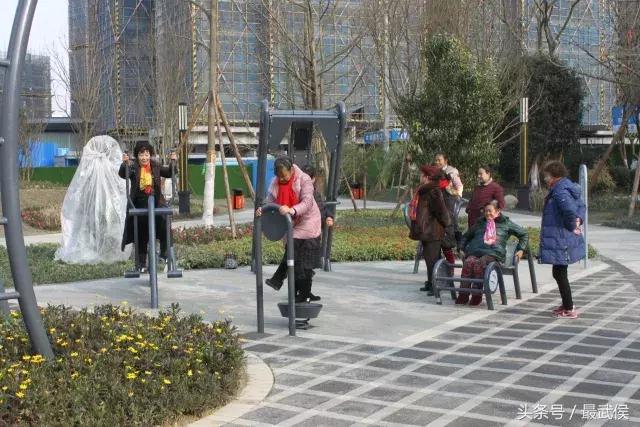 智能足球场地,超智能足球场