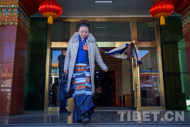 政协第十一届拉萨市委员会第三次会议隆重开幕