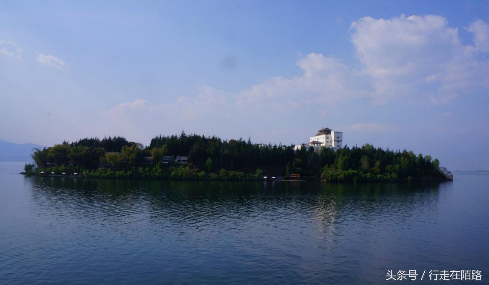 洱海杨丽萍月豪宫被拆除没,杨丽萍酒店叫什么名字