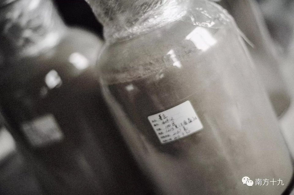 这里是小型藏宝探秘节目︱复古香方两百余制香师的十七年