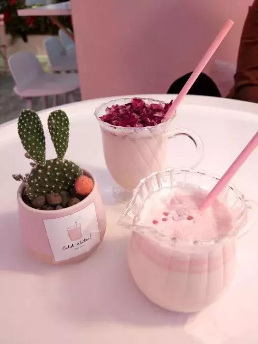 广州奶茶店被挤爆,奶茶店被挤爆