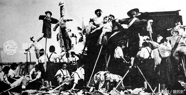 战时狂热的日本女子青年团把青春一心一意献给了侵略