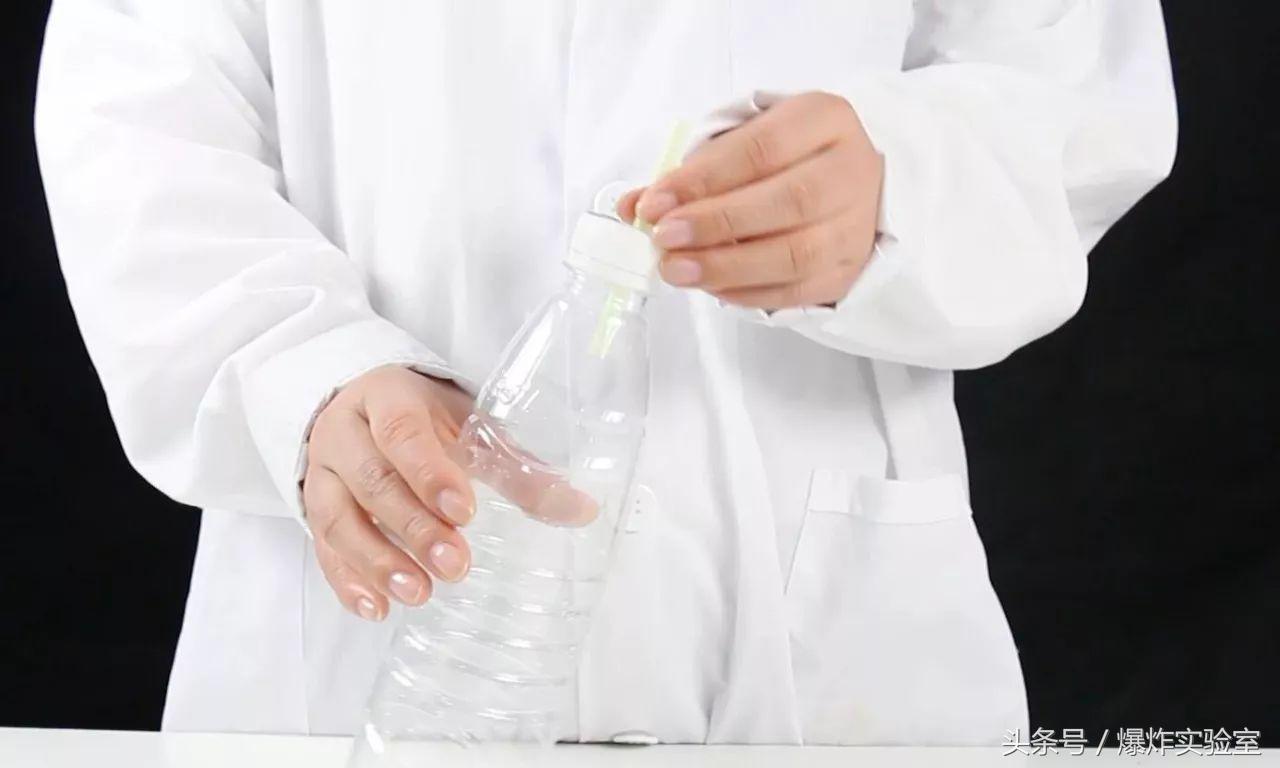 柠檬酸和小苏打怎样做成彩虹喷泉,醋加小苏打制作泡泡