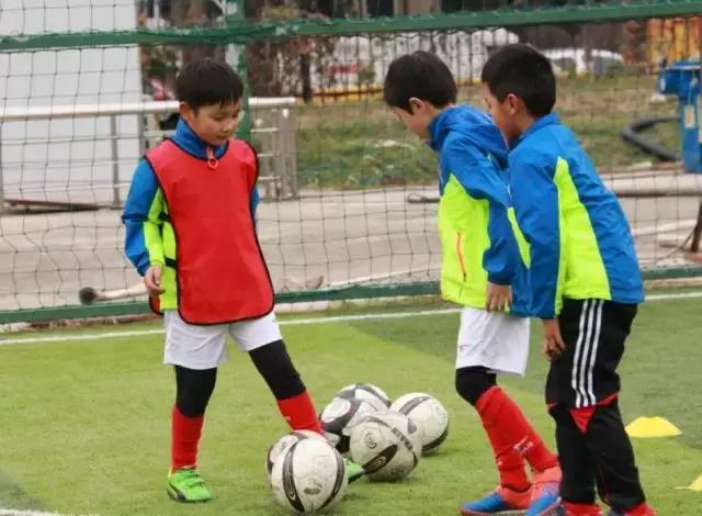 从暖秋到严冬，明基悦宁体育中心青训点秋季班今日正式结业！