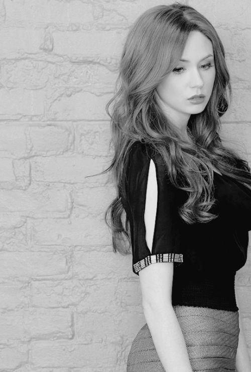 铅华洗尽——她留给我们的仅一个“美”字足矣