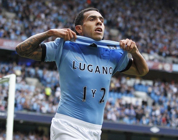 都是足坛浪子,小罗留下一段段传奇!他,留下一滩滩唾弃!