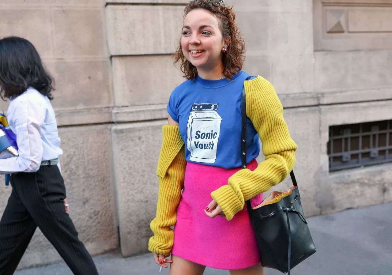 让人嫌弃的“奶奶袖套”火了,看何穗王子文碧昂斯如何袖你一脸!