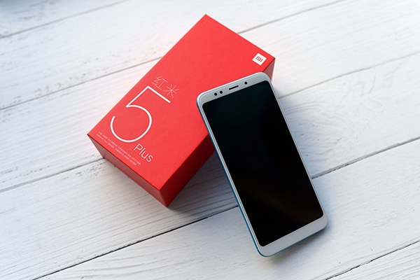 都配置4GB内存64GB存储,小米三款5字头手机如何选?