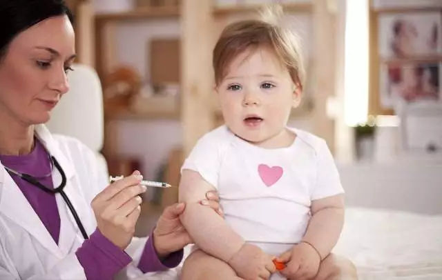 6个月小孩打针喊疼死了,现在一个月的婴儿打针怎么打