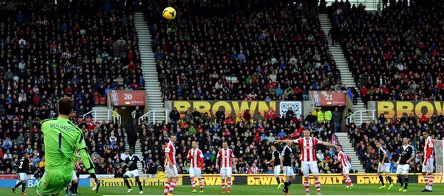 足球历史上那些有趣的故事,足球运动员最快的100米纪录