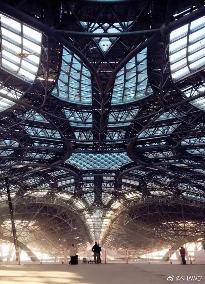 北京大兴国际机场像外星建筑,北京新机场现在建成什么样了