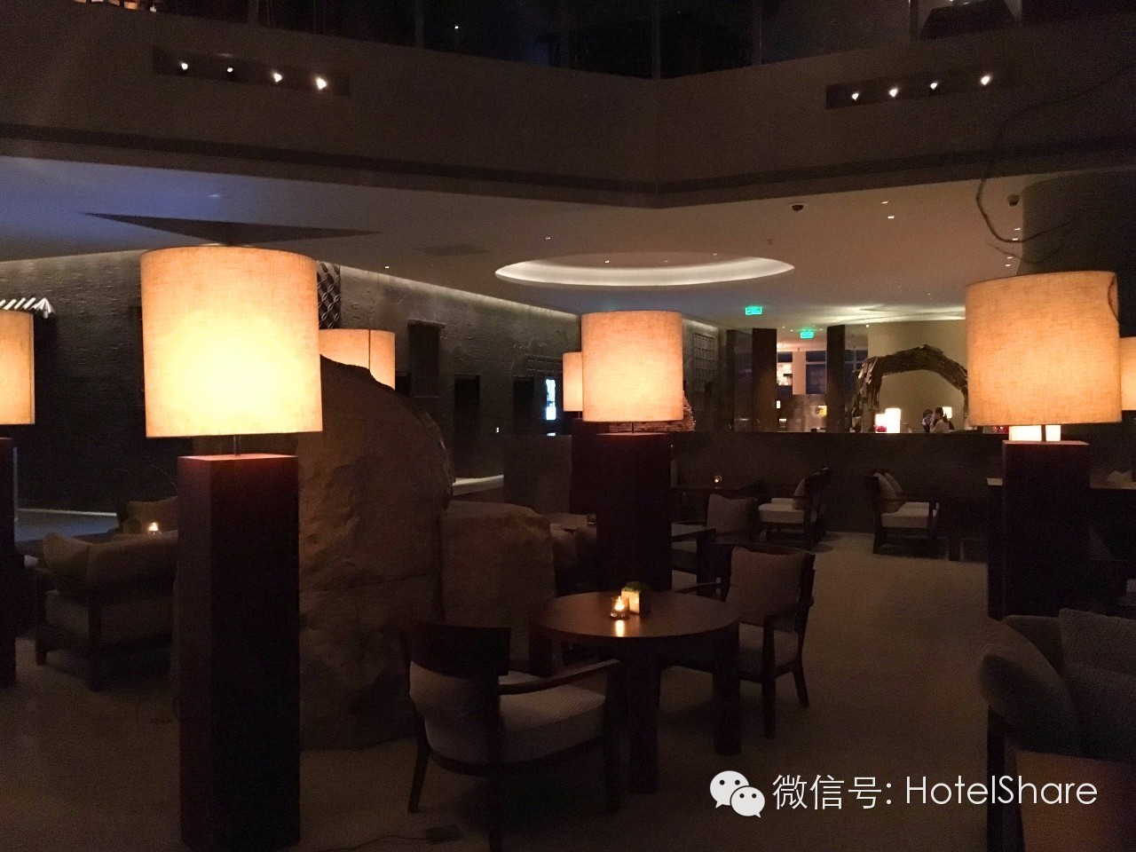 63楼泳池望月、70楼酒吧摘星，广州柏悦|探店首发